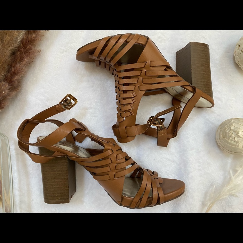 Tan/Brown Heels | 7.5 | Big Buddha